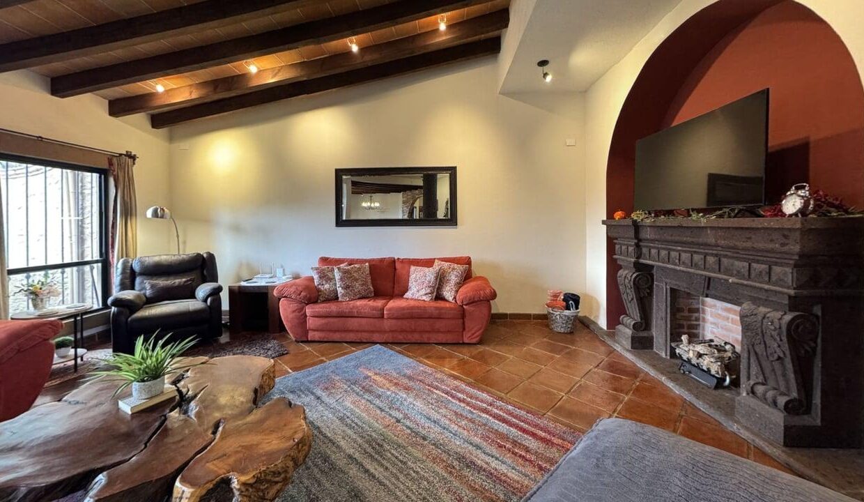 Casa-de-la-Via-Living-Room 1