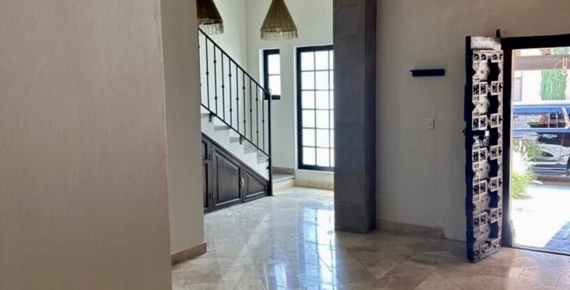 Beautiful 4 Bedrooms House in Ventanas
